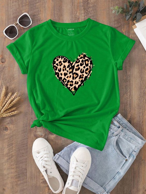 CAMISETA DAMA CORAZON LEOPARDO VERDE