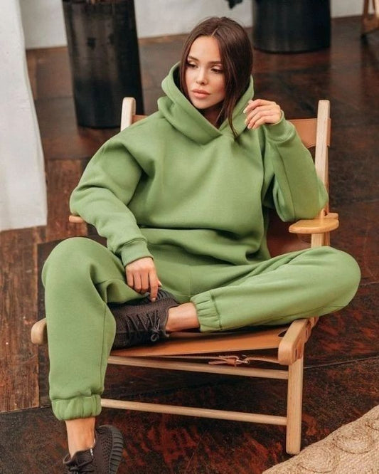 CONJUNTO DAMA BUZO CON CAPUCHA Y JOGGER VERDE MANZANA