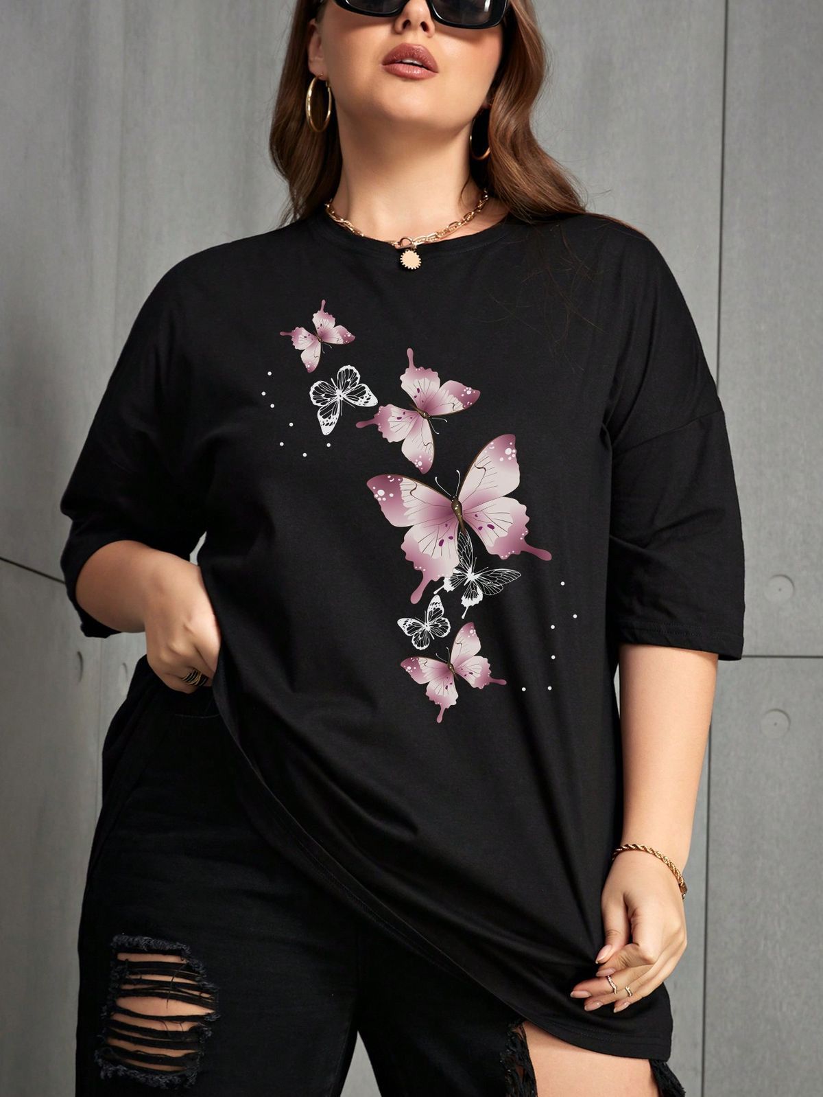 CAMISETA NEGRA DAMA MARIPOSAS LILA