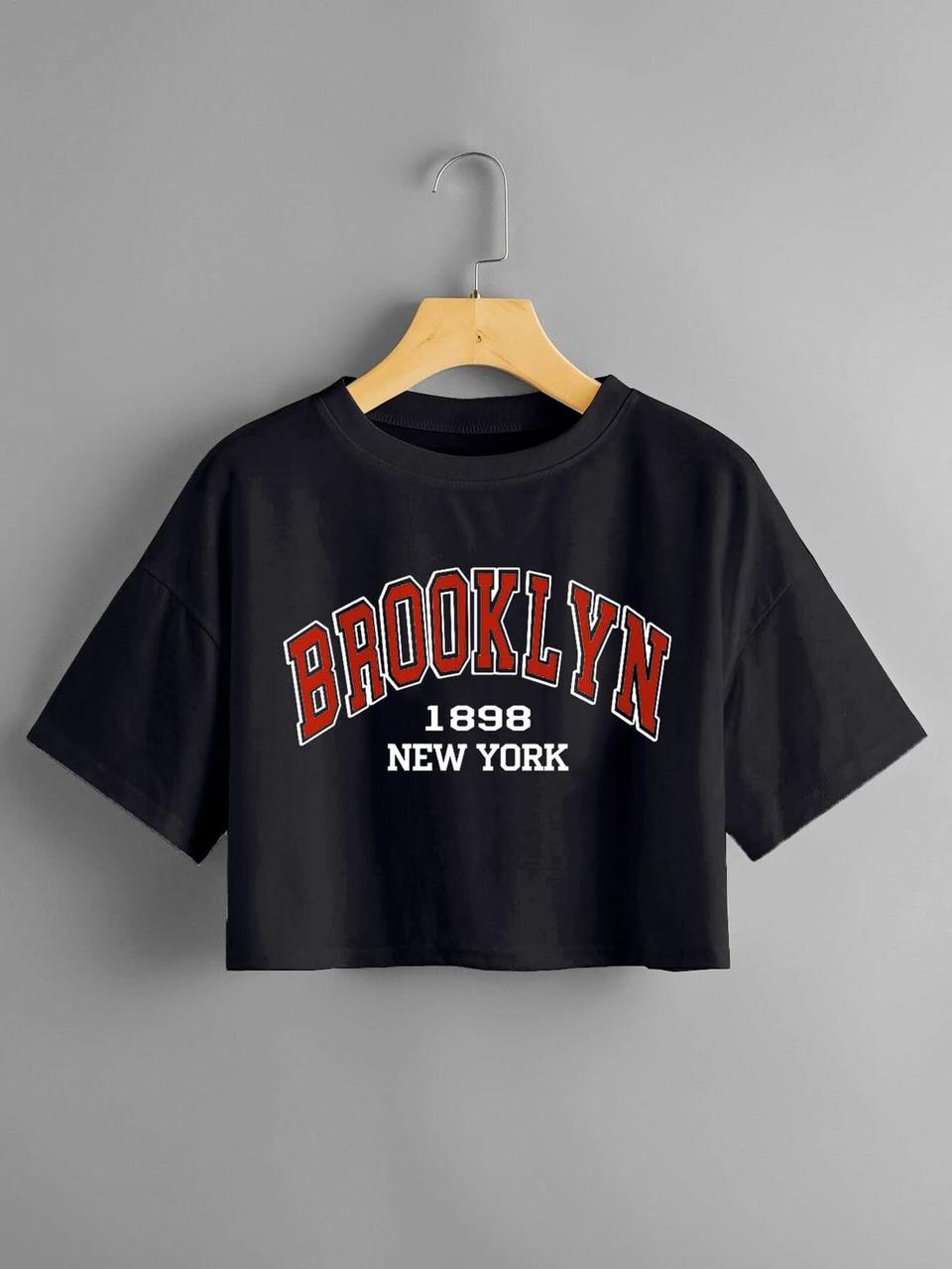 CAMISETA NEGRA CROP BROOKLYN 1898 NEW YORK