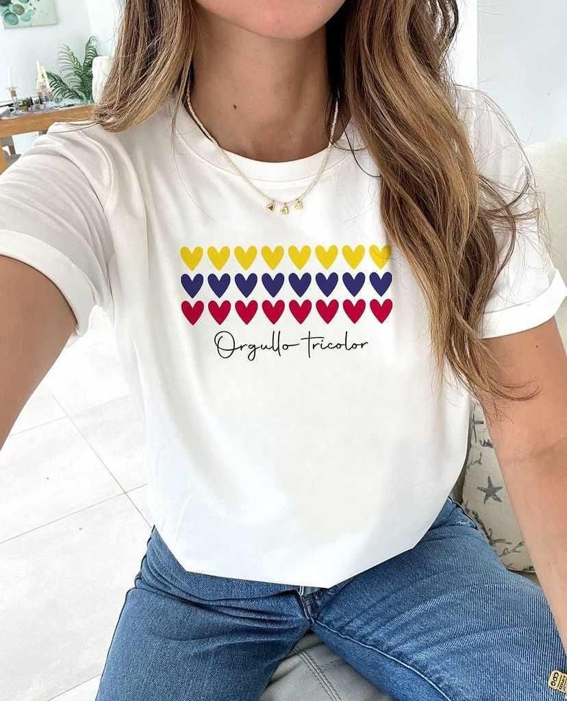 CAMISETA DAMA BLANCA ORGULLO TRICOLOR