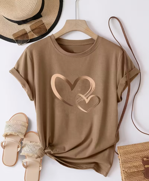 CAMISETA CAQUIS DOS CORAZONES UNIDOS