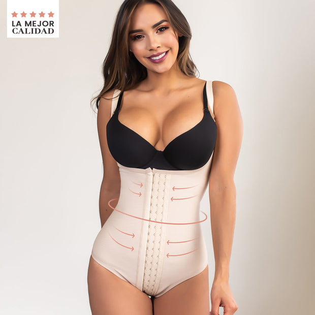 BODY CLÁSICO CON BROCHE BEIGE / Ref: 1232